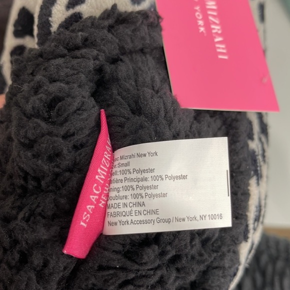 ISAAC MIZRAHI Sherpa Leopard Slippers - Picture 8 of 8